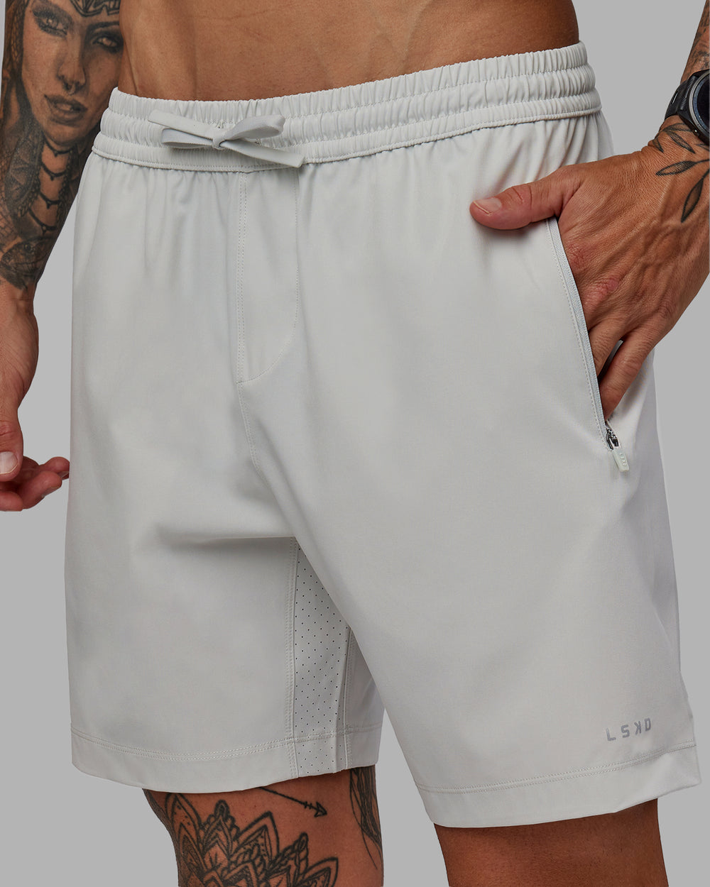 Man wearing Rep 7'' Performance Short in Digital Mist | Size:S