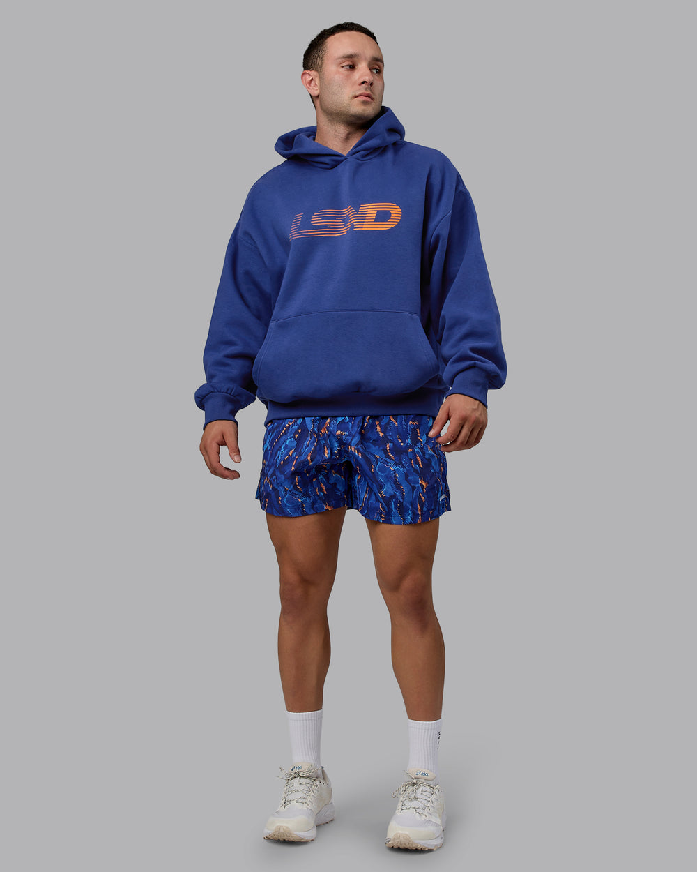 Man wearing Classic 5" Shorts - Brush Deep Blue