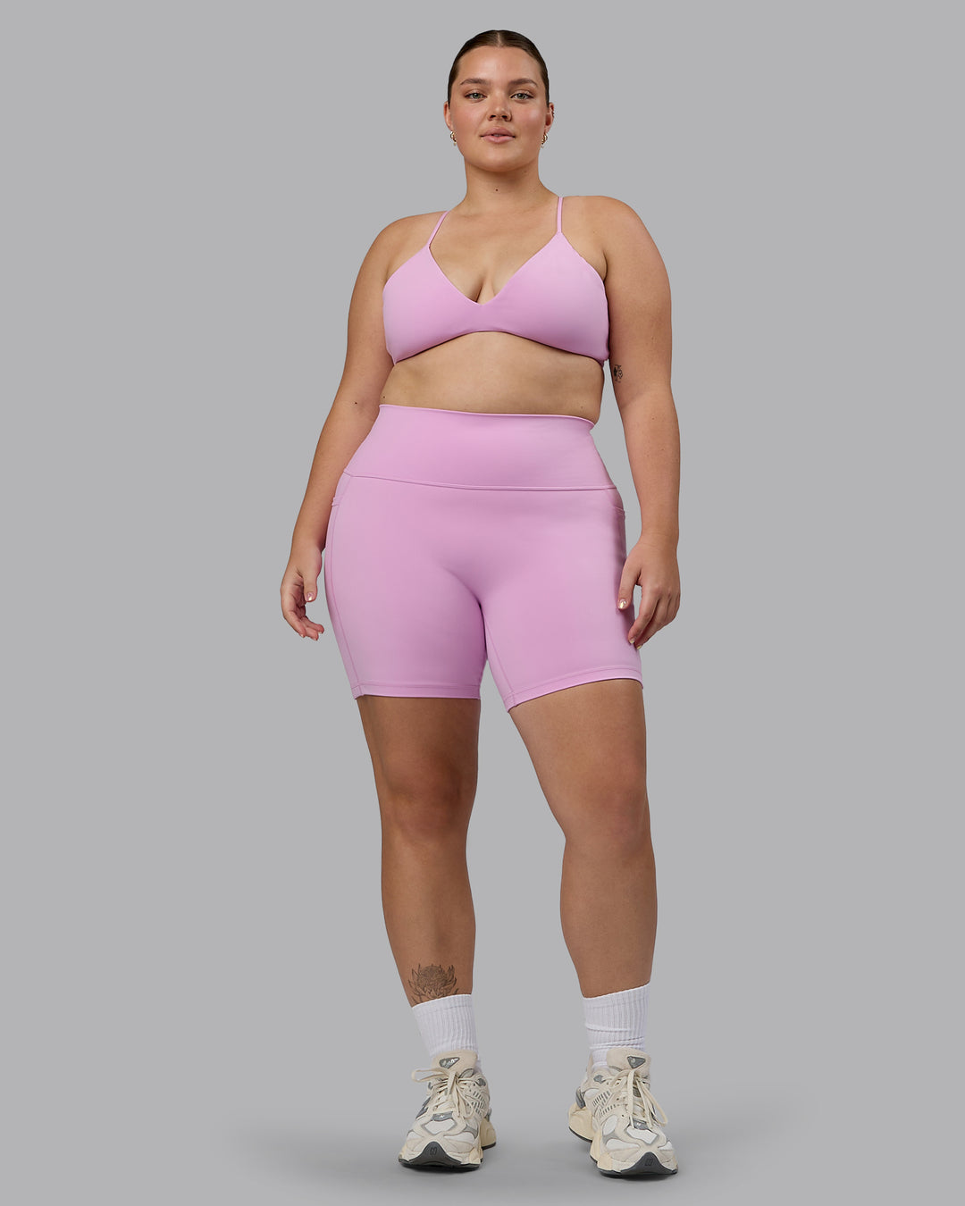 Woman wearing Fusion Mid Short Tights - Pastel Orchid