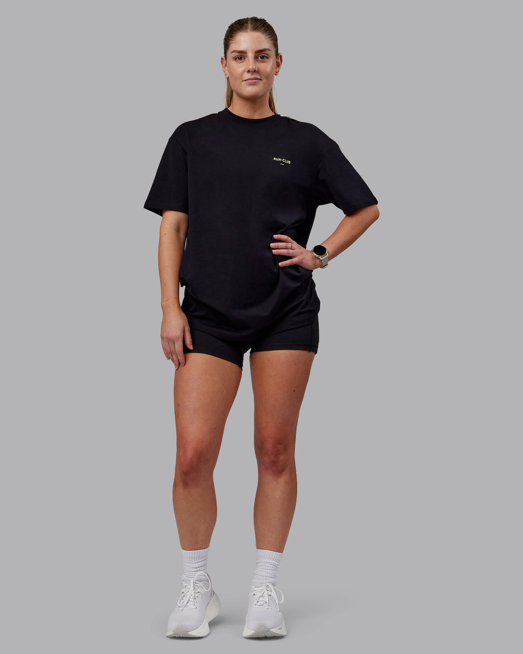 Woman wearing Unisex RUN CLUB FLXCotton Tee Oversize - Black-Vol