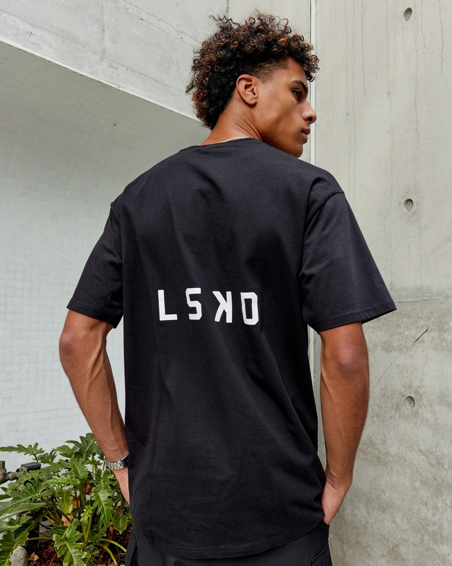 Endeavour Heavyweight Longline Tee Oversize - Black | LSKD