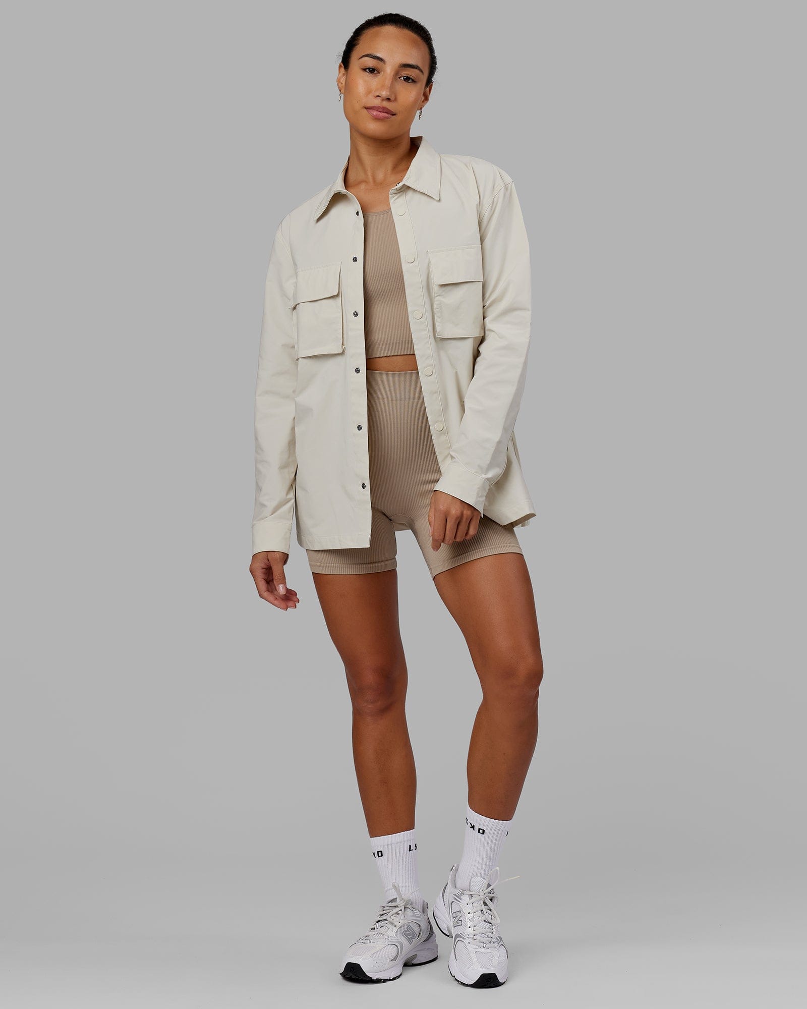 Short utility outlet jacket